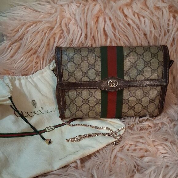 VINTAGE AUTHENTIC GUCCI CLUTCH W/ ADDED GOLD CHAIN AND BAG INSERT PLEASE READ!